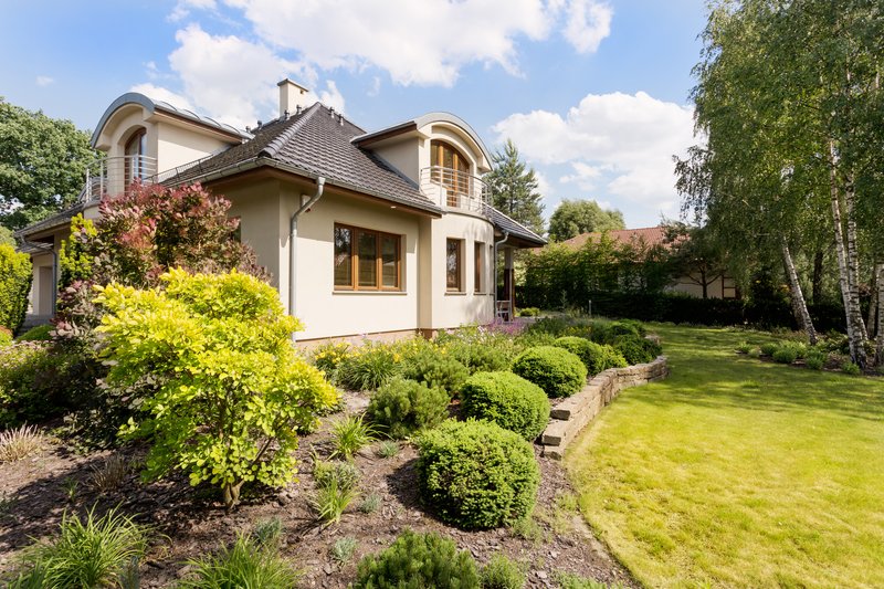 Casa con jardín bienes inmobiliarios